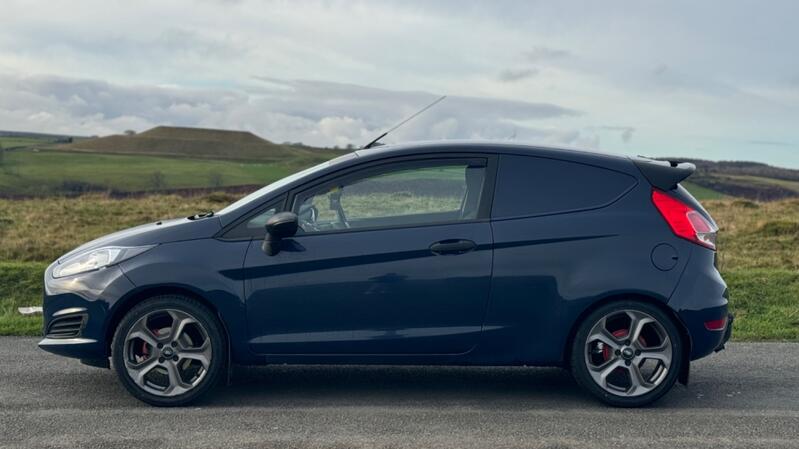 FORD FIESTA VAN