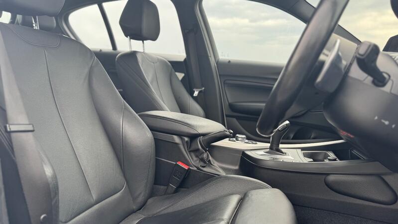BMW 1 SERIES