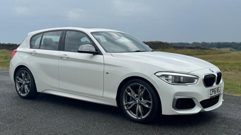 BMW 1 SERIES