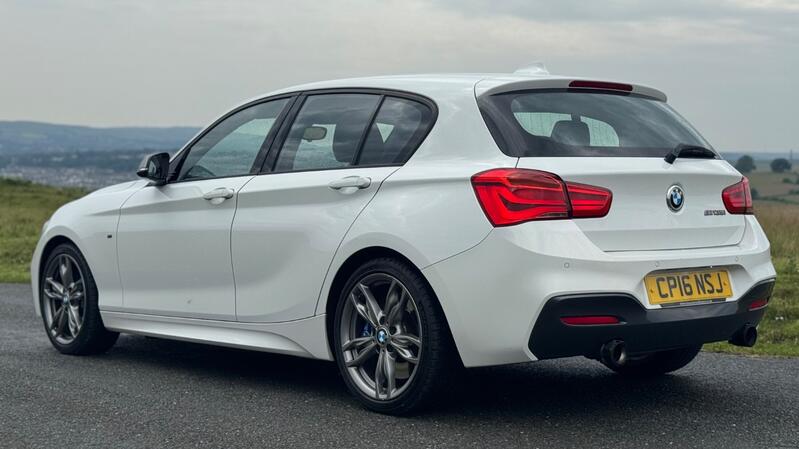 BMW 1 SERIES