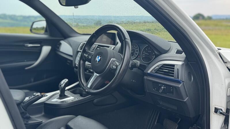 BMW 1 SERIES